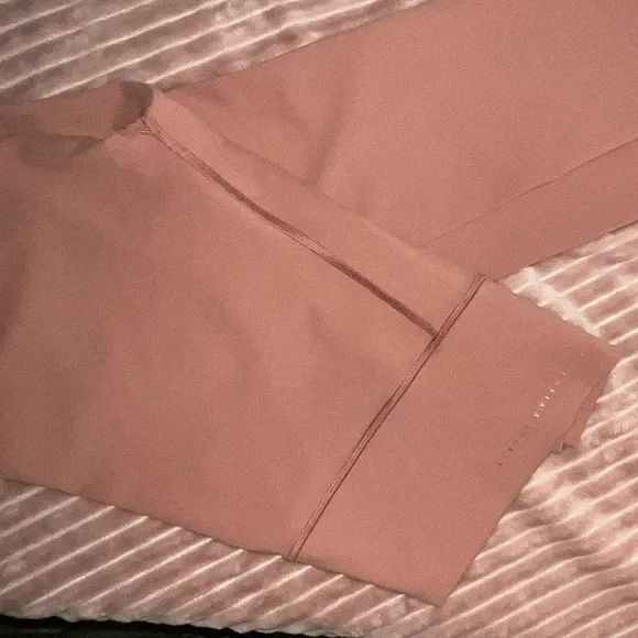 Victoria’s Secret Solid Mauve/Brown Leggings – Size
Size 14 - Picture 3 of 5